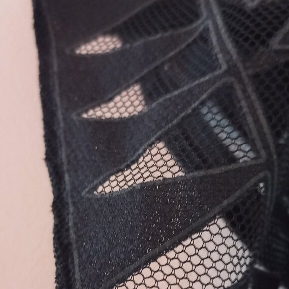 BCBG MAX AZRIA black lace top - Picture 11 of 13